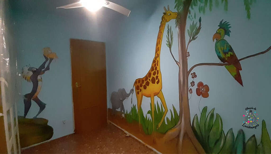 Pintura mural habitación infantil - jungla. Rafiki, simba, jirafa y loro